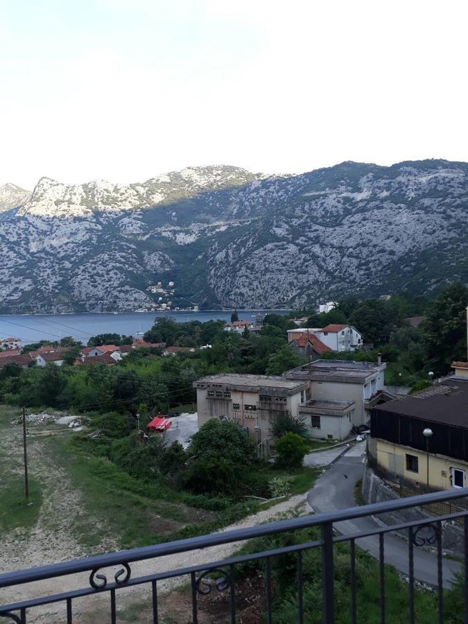 Apartmani Viza Risan Exterior photo