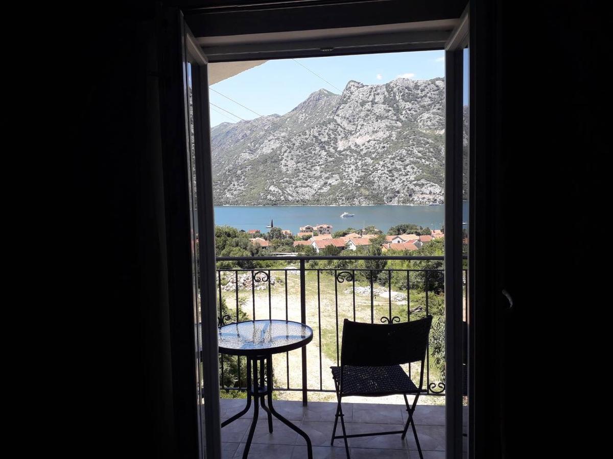 Apartmani Viza Risan Exterior photo