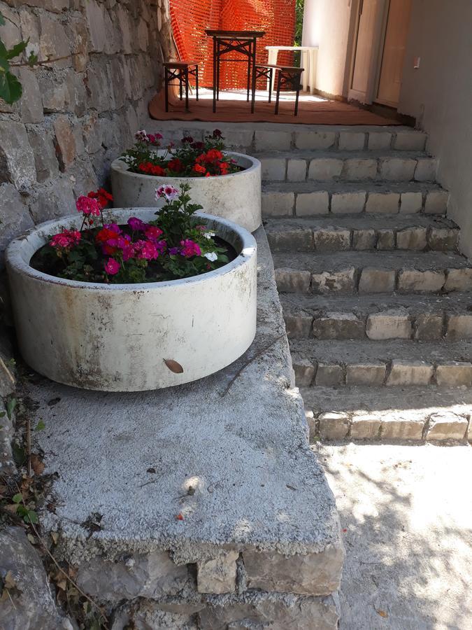 Apartmani Viza Risan Exterior photo